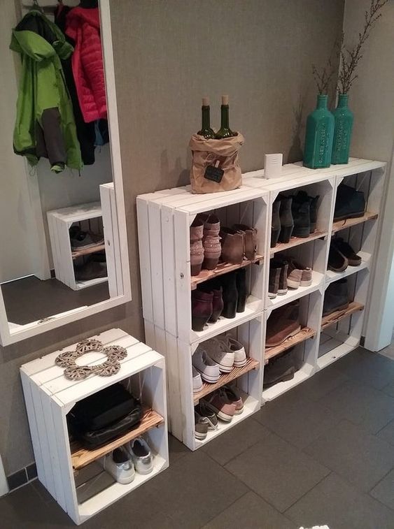 20+ Jednoduchých nápadů, jak zkrášlit vaší chodbu – Dejte botám řád!
