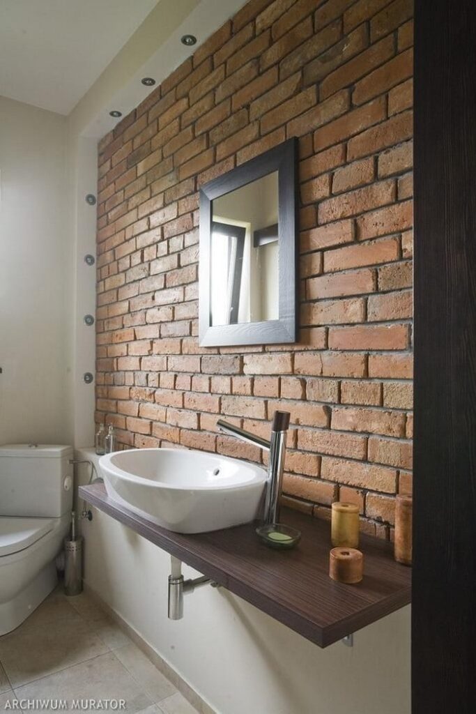 Inspirace na cihlový obklad v koupelně – Stačí ho dát jen na jednu stěnu