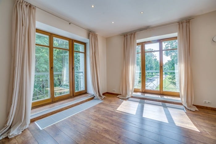 Krásný jednopodlažní dům s panoramatickými okny: 52 příkladů fotografií