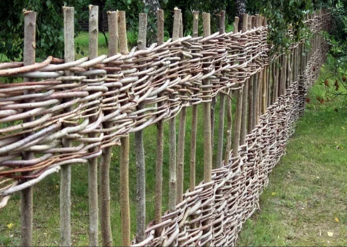 Skutečný proutěný plot, který zdobí váš pozemek: 40 příkladů fotografií