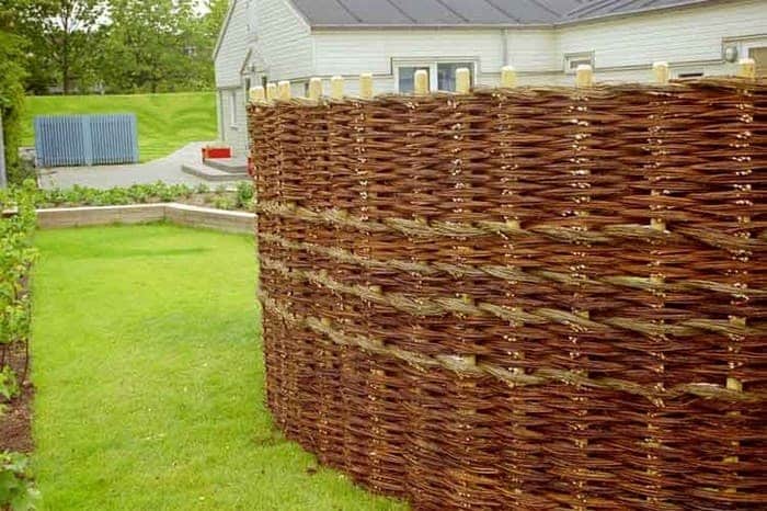 Skutečný proutěný plot, který zdobí váš pozemek: 40 příkladů fotografií