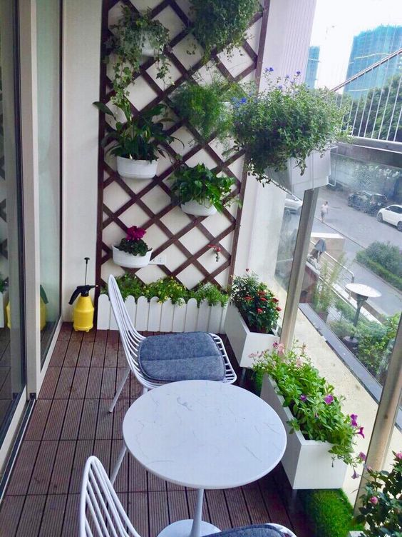Inspirace na levné a krásné poličky na Váš balkón nebo terasu – Inspirujte se