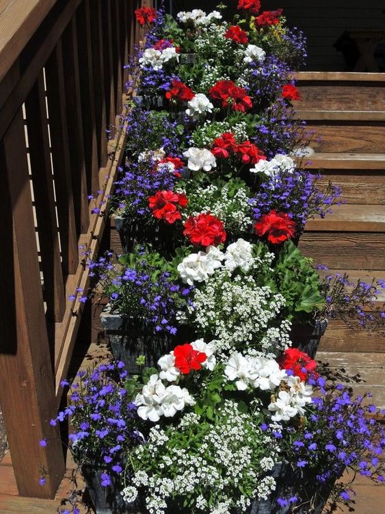 Přeměňte své truhlíky a květináče v krásné dekorace na parapety: 40+ inspirací