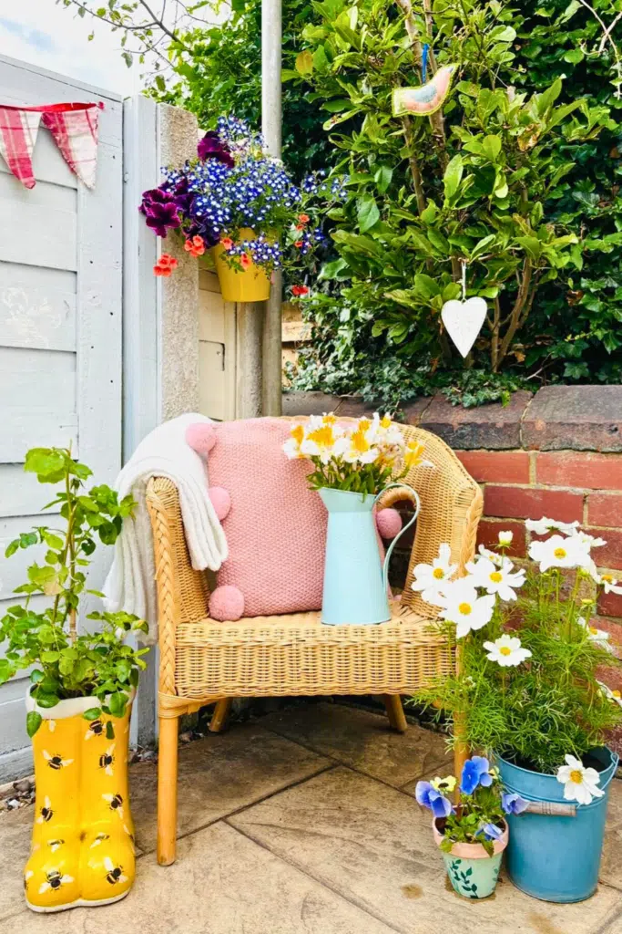 25 nápadů na zahradní dekorace, které promění zahradu v celoroční ráj