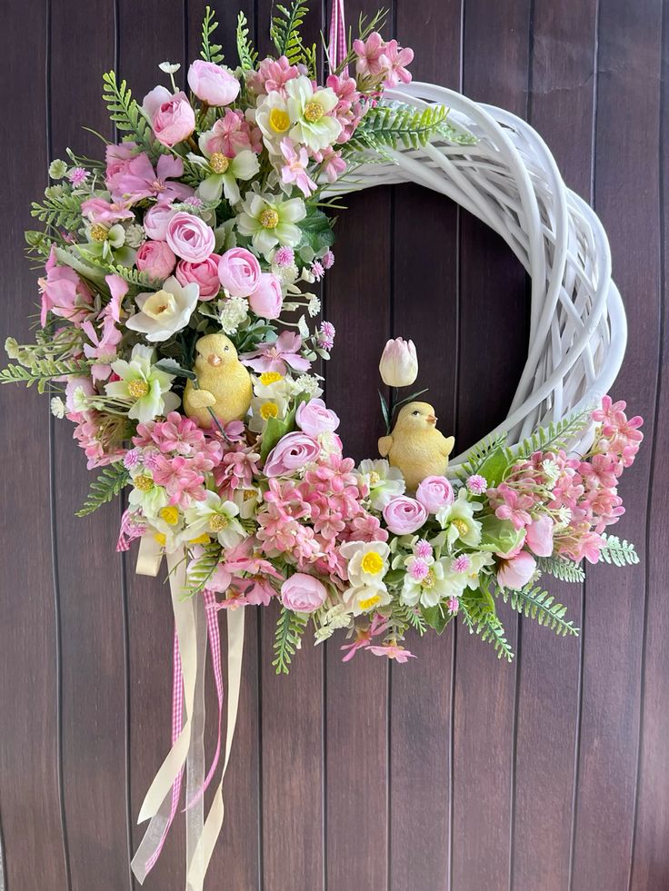 Jarní věnce na dveře: 30+ jednoduchých jarních DIY inspirací