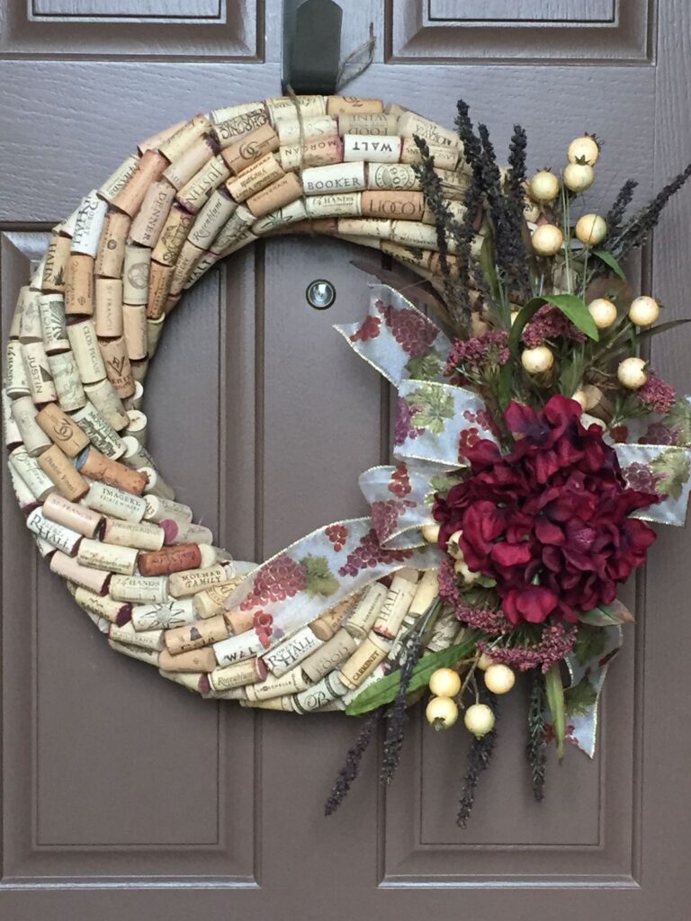 Celoroční DIY korkové věnce: 25 inspirací, které zvládnete vyrobit sami