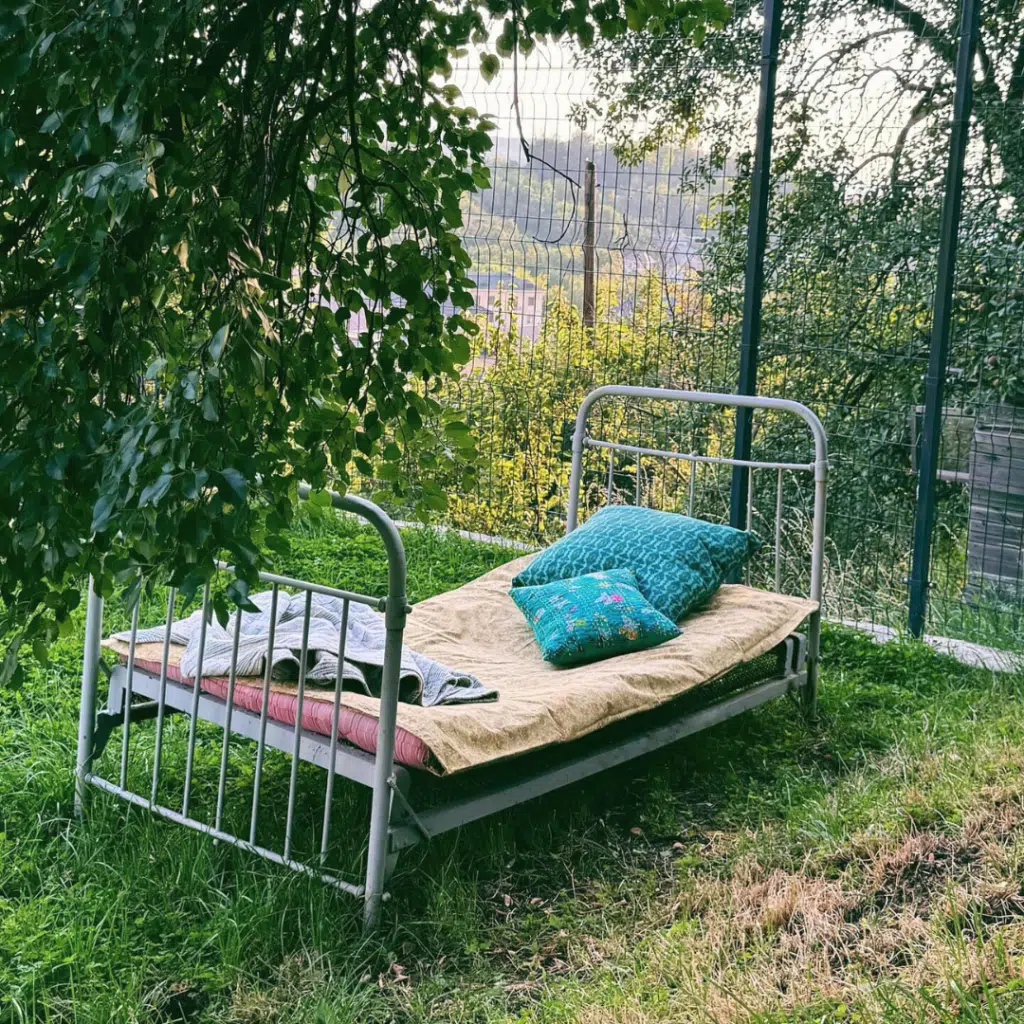 25 nápadů na zahradní dekorace, které promění zahradu v celoroční ráj