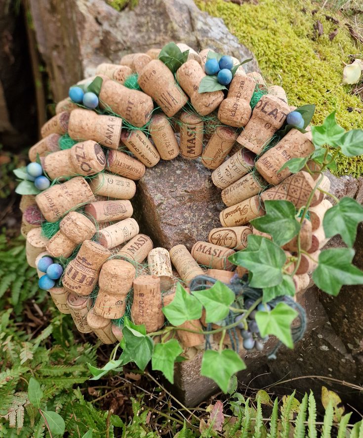 Celoroční DIY korkové věnce: 25 inspirací, které zvládnete vyrobit sami