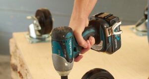 50 originálních DIY nápadů na dřevěné dekorace, které zvládnete sami