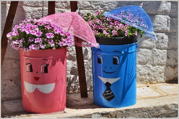 45 kreativních způsobů, jak dát starému nádobí nový život v zahradě