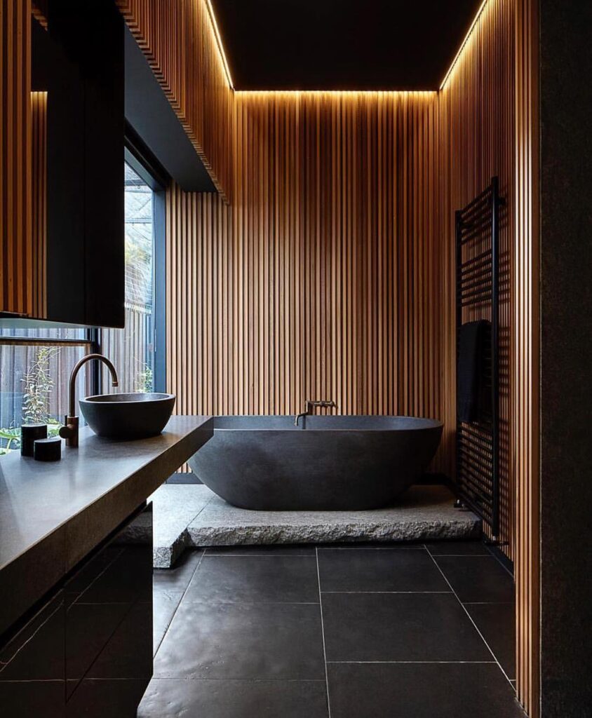 Elegance v černé, antracitové a tmavém dřevě: 20 inspirací pro koupelnu s wow efektem