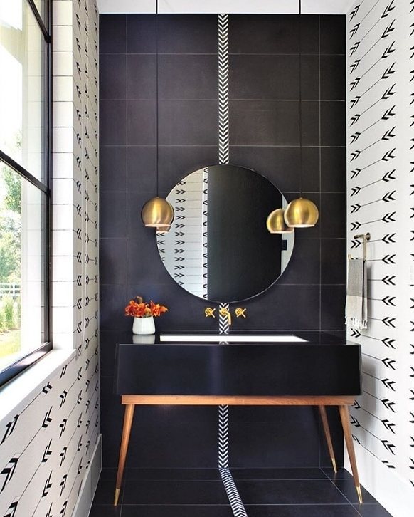 Elegance v černé, antracitové a tmavém dřevě: 20 inspirací pro koupelnu s wow efektem