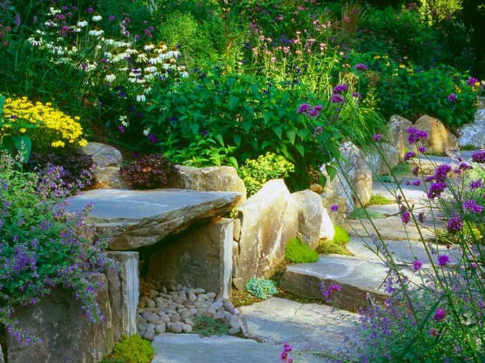 Elegantní zahradní chodník, který zvýrazní krásu výsadby kolem: 40 inspirací