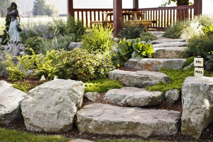 Elegantní zahradní chodník, který zvýrazní krásu výsadby kolem: 40 inspirací