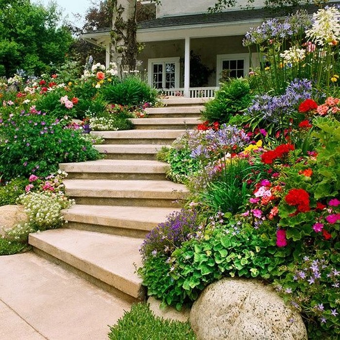 Elegantní zahradní chodník, který zvýrazní krásu výsadby kolem: 40 inspirací