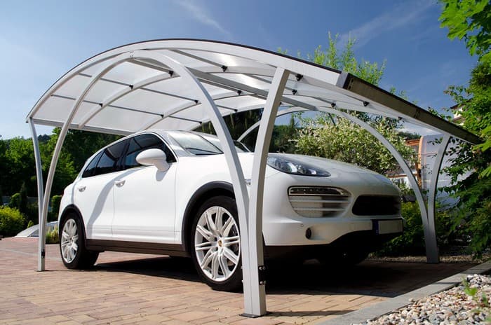 Přístřešek pro auto z polykarbonátu: 25+ nápadů, které spojují design a praktičnost