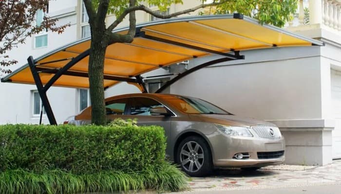 Přístřešek pro auto z polykarbonátu: 25+ nápadů, které spojují design a praktičnost