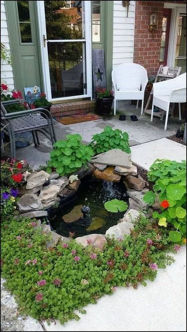 Mini jezírka bez výkopu: 40 DIY inspirací do nádob pro terasu, dvůr i balkon