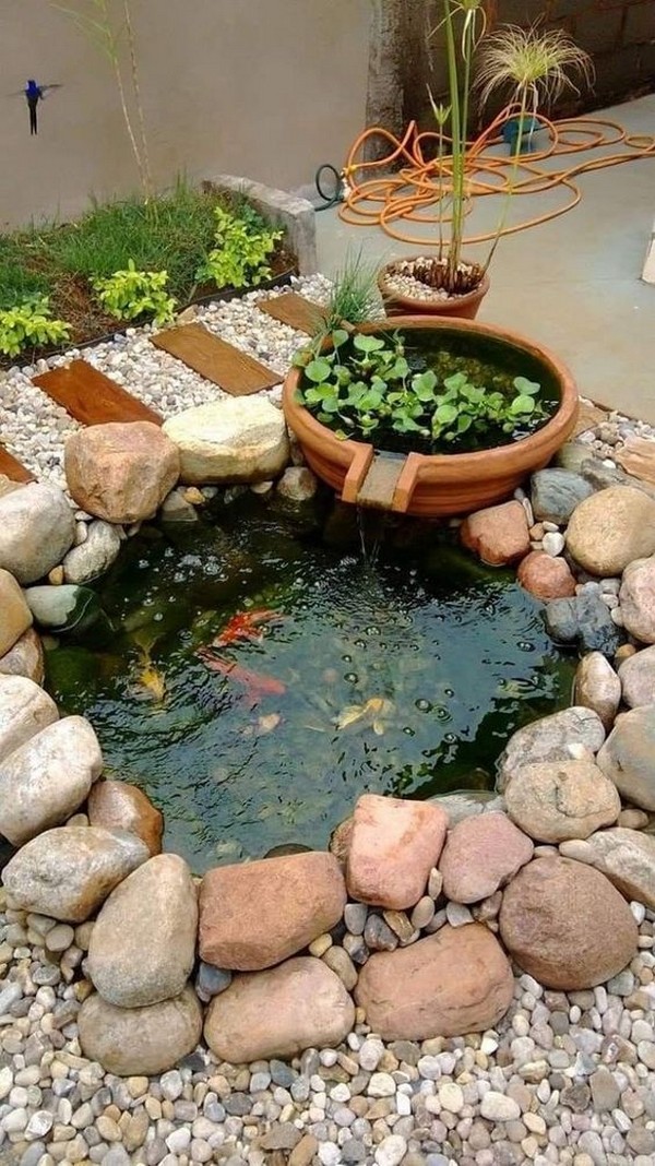Mini jezírka bez výkopu: 40 DIY inspirací do nádob pro terasu, dvůr i balkon