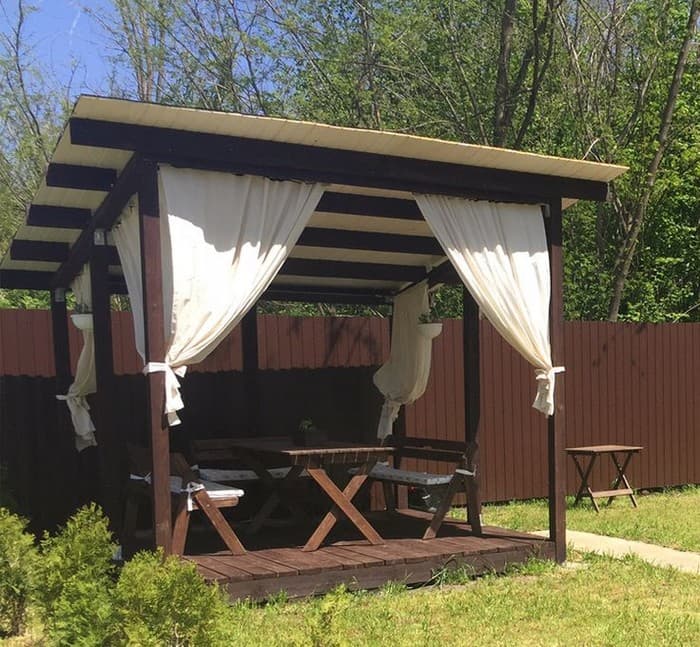 Závěsy, které promění altán: 40 inspirací pro útulnější atmosféru