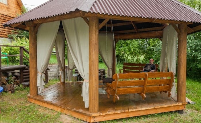 Závěsy, které promění altán: 40 inspirací pro útulnější atmosféru