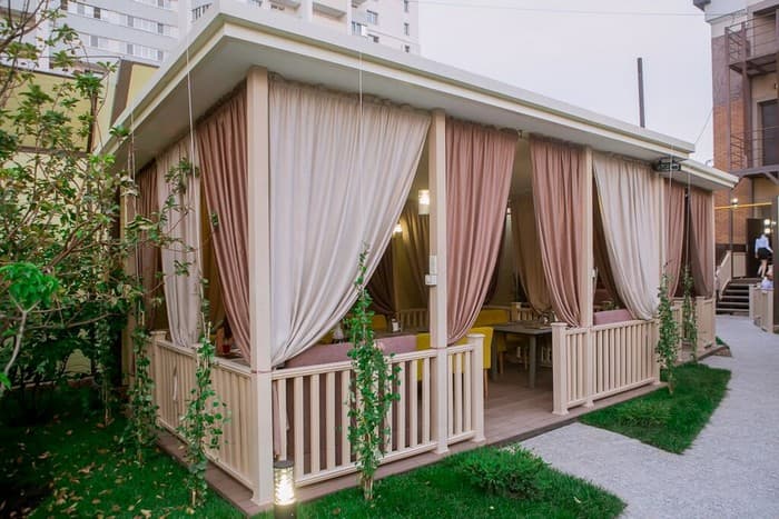 Závěsy, které promění altán: 40 inspirací pro útulnější atmosféru
