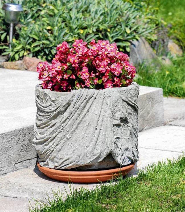 DIY betonové květináče do zahrady: 40 originálních nápadů, které snadno zvládnete