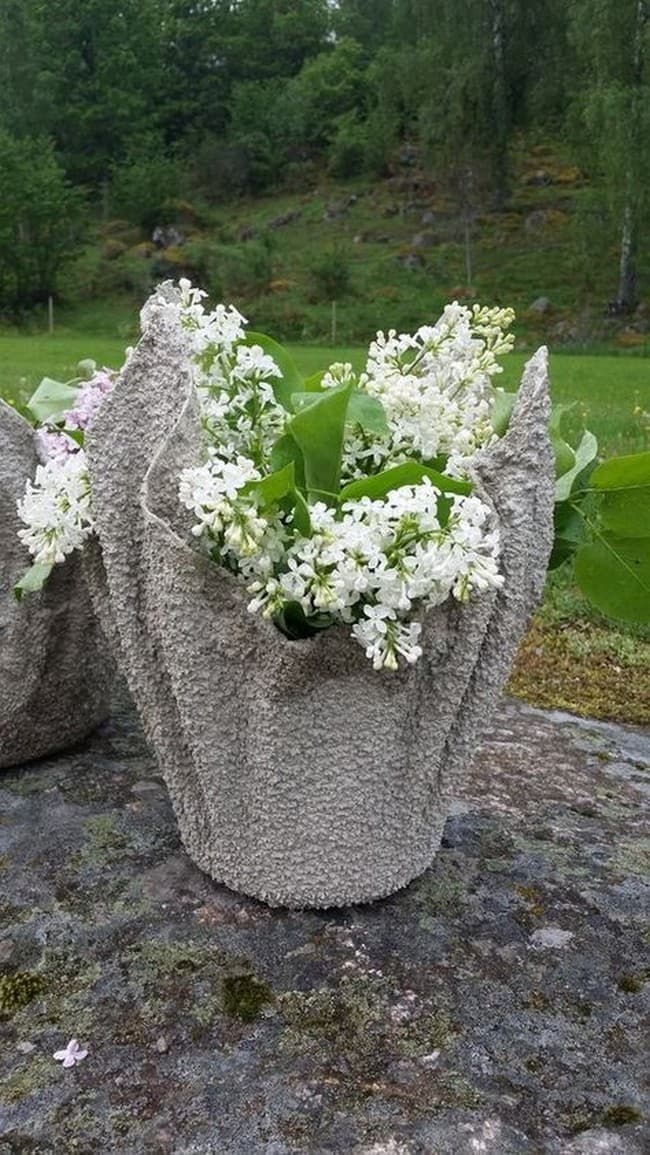 DIY betonové květináče do zahrady: 40 originálních nápadů, které snadno zvládnete