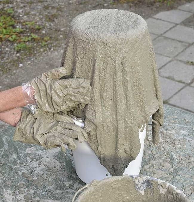 DIY betonové květináče do zahrady: 40 originálních nápadů, které snadno zvládnete