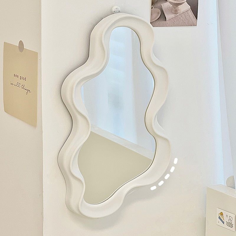 Moderní zrcadla v interiéru: design, který mění prostor