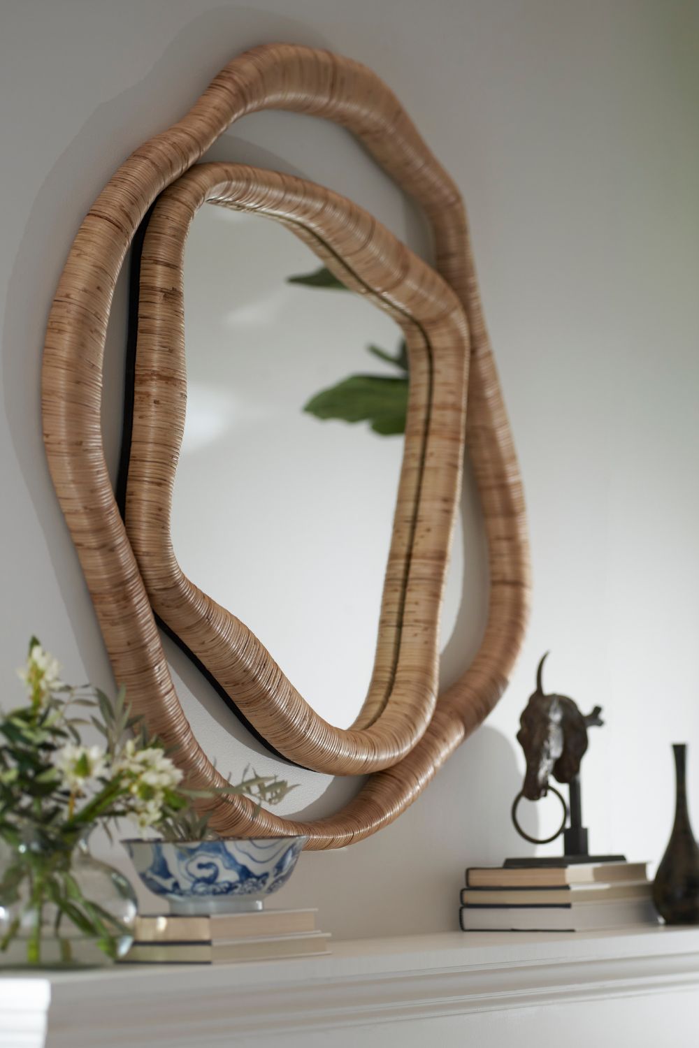 Moderní zrcadla v interiéru: design, který mění prostor