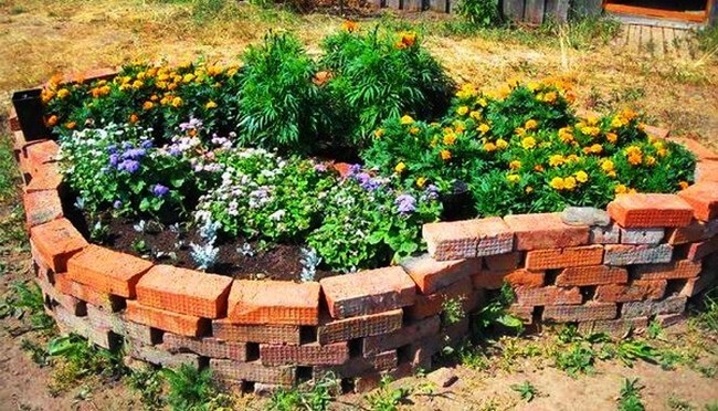 Cihlové lemování záhonů: 40 jednoduchých a stylových řešení