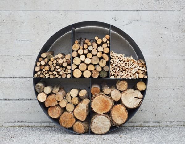Stylové stojany na dřevo: 25 inspirací pro dům i zahradu