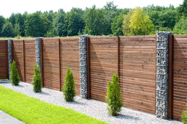 50+ krásných a praktických nápadů na oplocení chaty, které vás inspirují