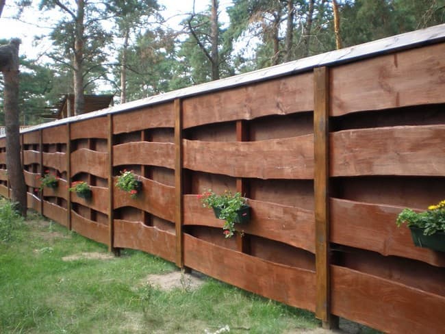50+ krásných a praktických nápadů na oplocení chaty, které vás inspirují
