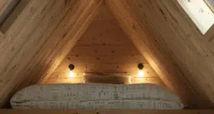 Malé chatky s velkým kouzlem: interiéry, které působí útulně a domácky