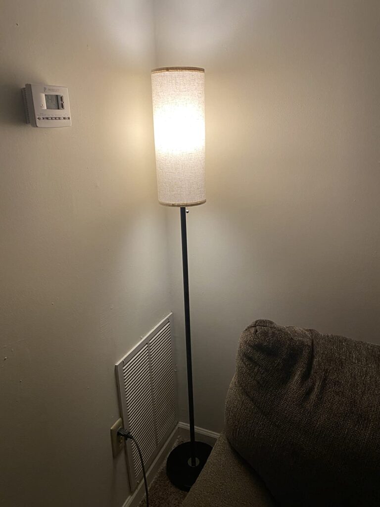 Inspirace na stojací lampy pro útulné a stylové osvětlení