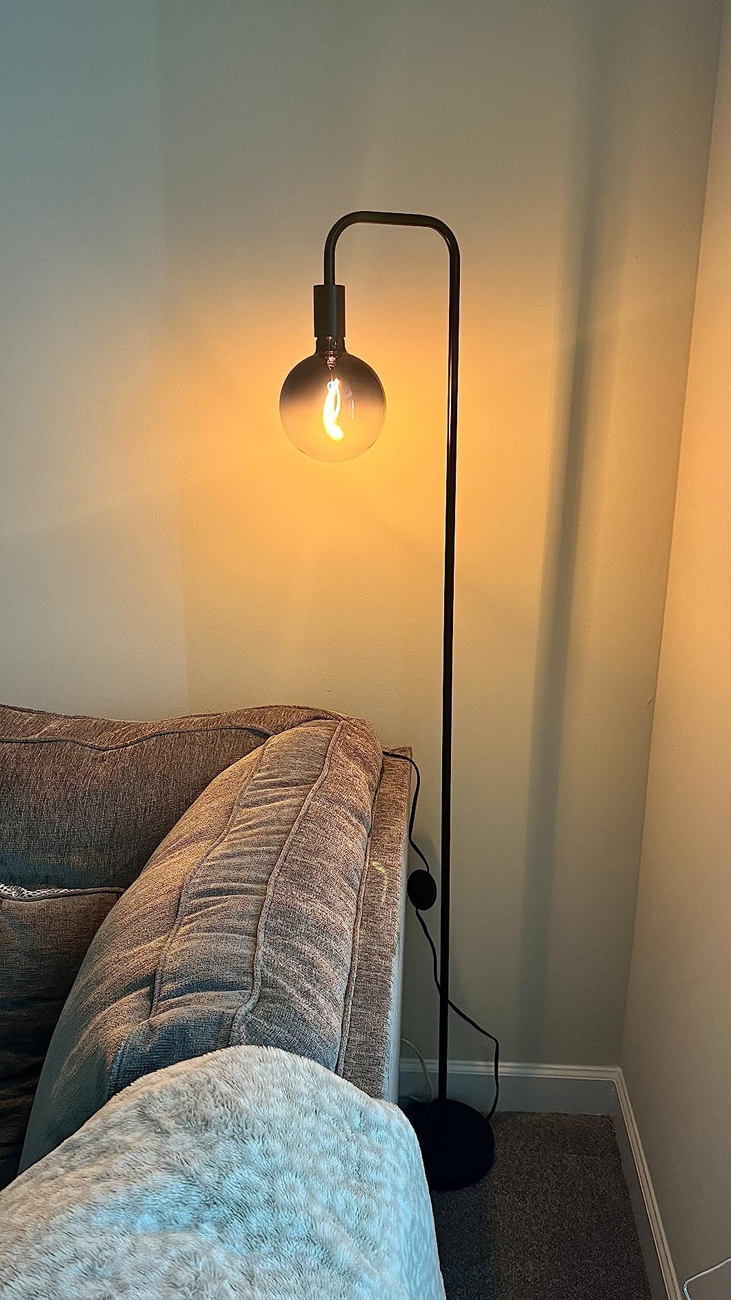 Inspirace na stojací lampy pro útulné a stylové osvětlení