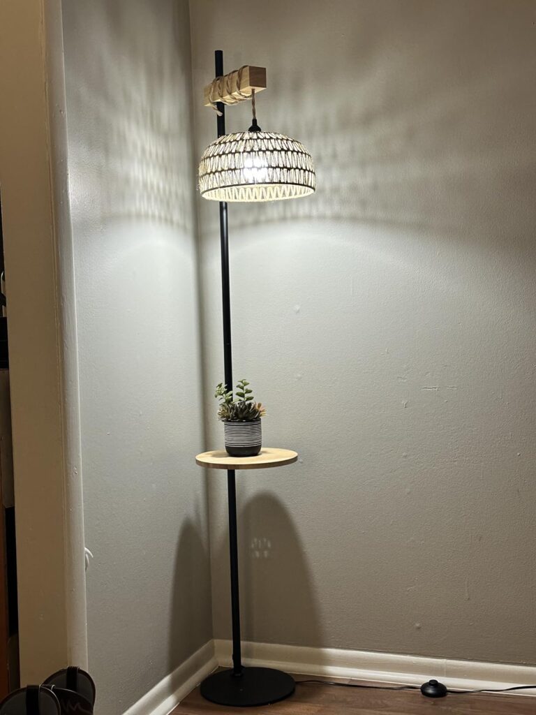 Inspirace na stojací lampy pro útulné a stylové osvětlení