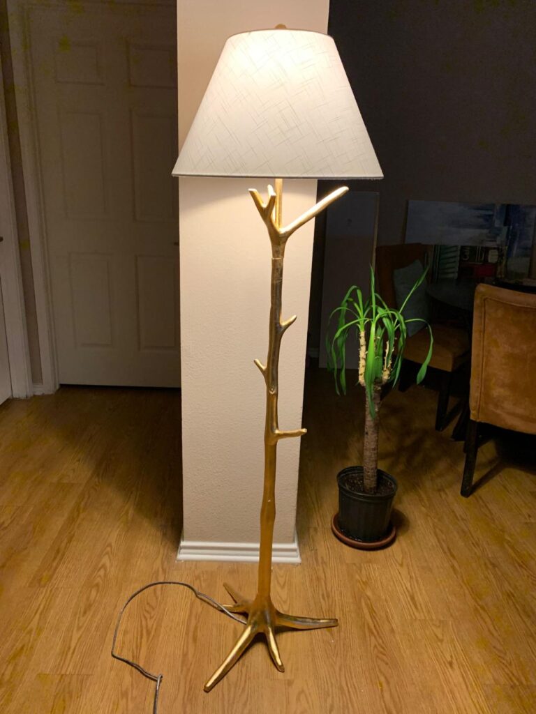 Inspirace na stojací lampy pro útulné a stylové osvětlení