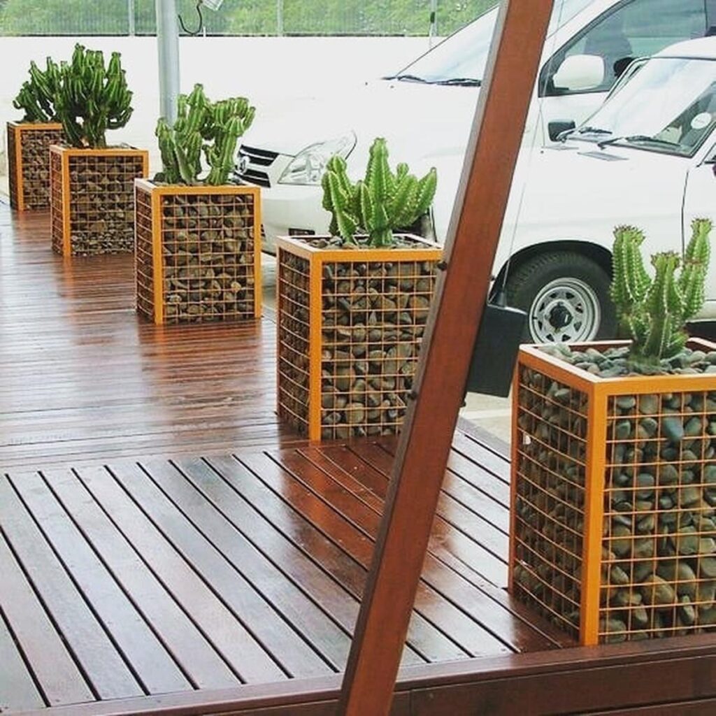 Inspirativní gabionové zahrady, které promění váš exteriér k nepoznání