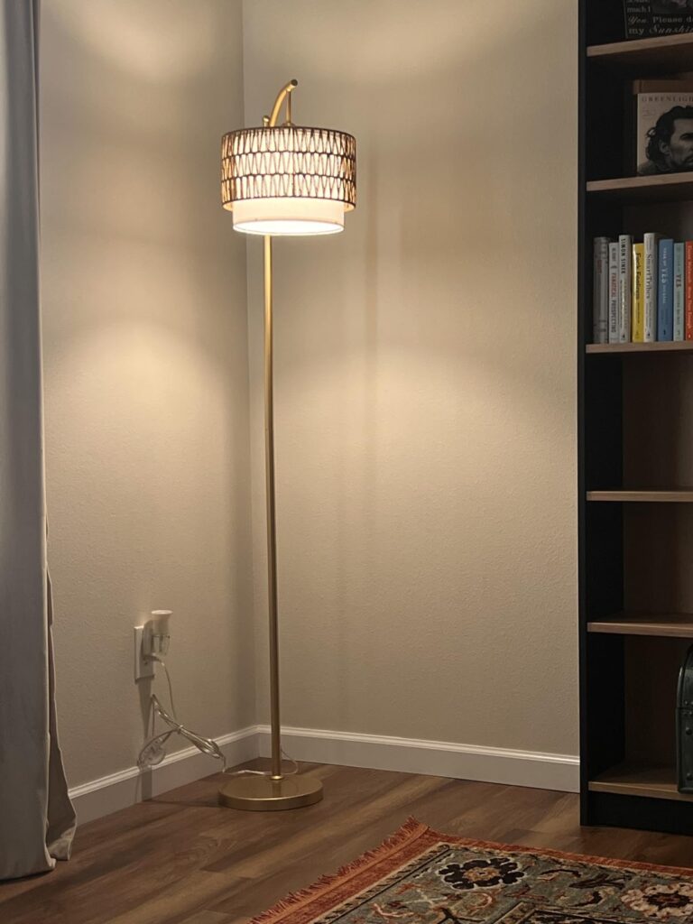 Inspirace na stojací lampy pro útulné a stylové osvětlení