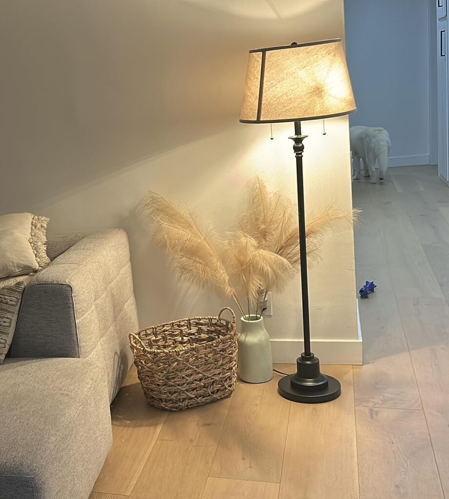 Inspirace na stojací lampy pro útulné a stylové osvětlení
