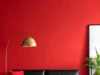 Elegantní černo-červený obývací pokoj: inspirace pro odvážný a luxusní interiér