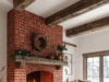 Krbové obklady ve farmhouse stylu, které domovu dodají útulnou atmosféru Krbové obklady ve farmhouse stylu, které domovu dodají útulnou atmosféru