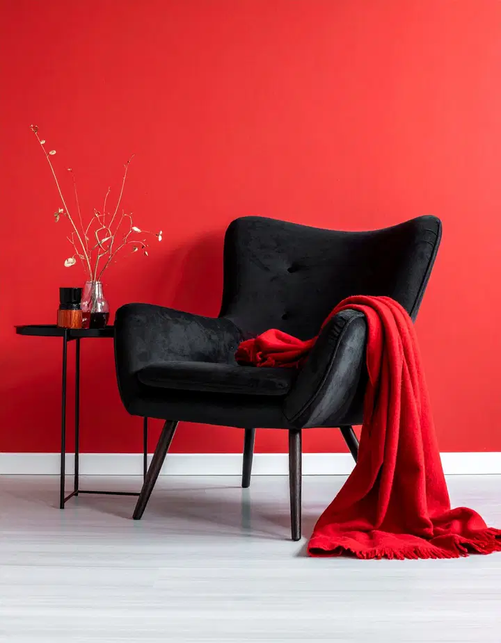 Elegantní černo-červený obývací pokoj: inspirace pro odvážný a luxusní interiér