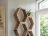 Kreativní DIY nástěnné stojany na víno, které promění stěnu v designový klenot