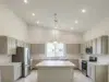 Kuchyně PŘED a PO: Z obyčejného základu vznikl elegantní interiér, který zaujme čistým designem a nadčasovou elegancí