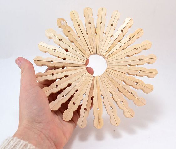 25+ kreativních nápadů na krásné i užitečné doplňky do domácnosti z obyčejných kolíčků!